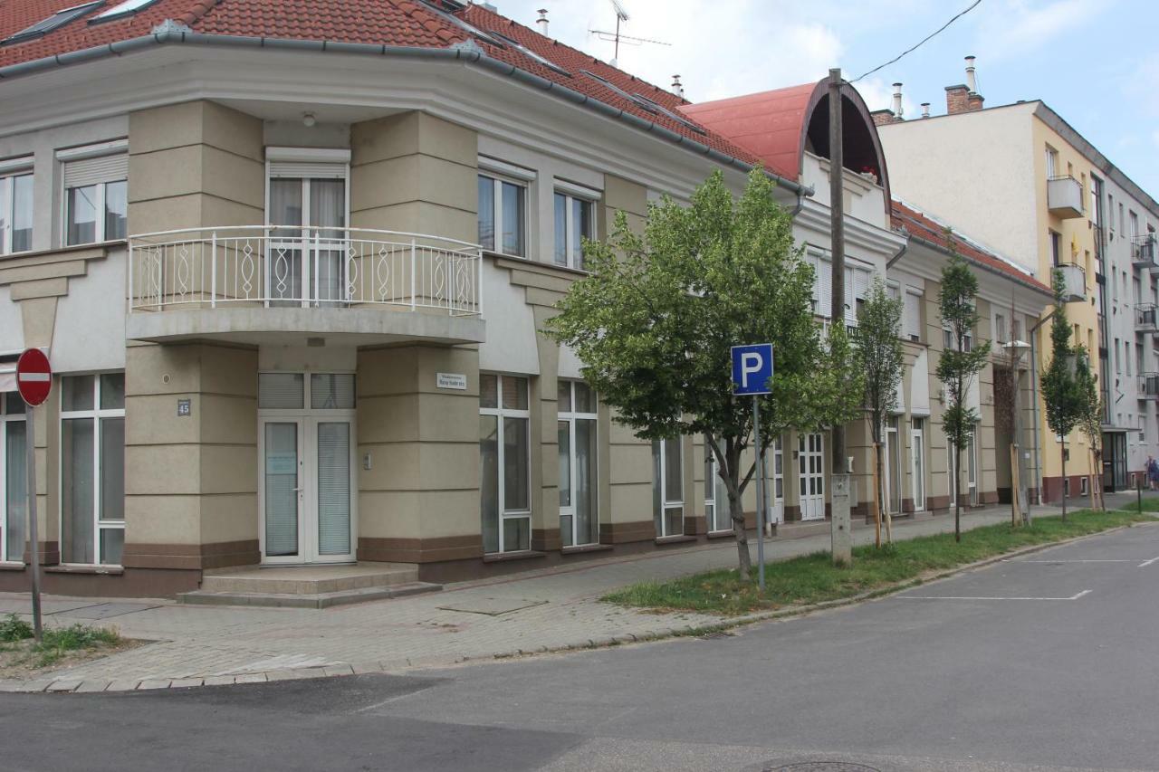 Mox Downtown Apartman Debrecen Exterior photo